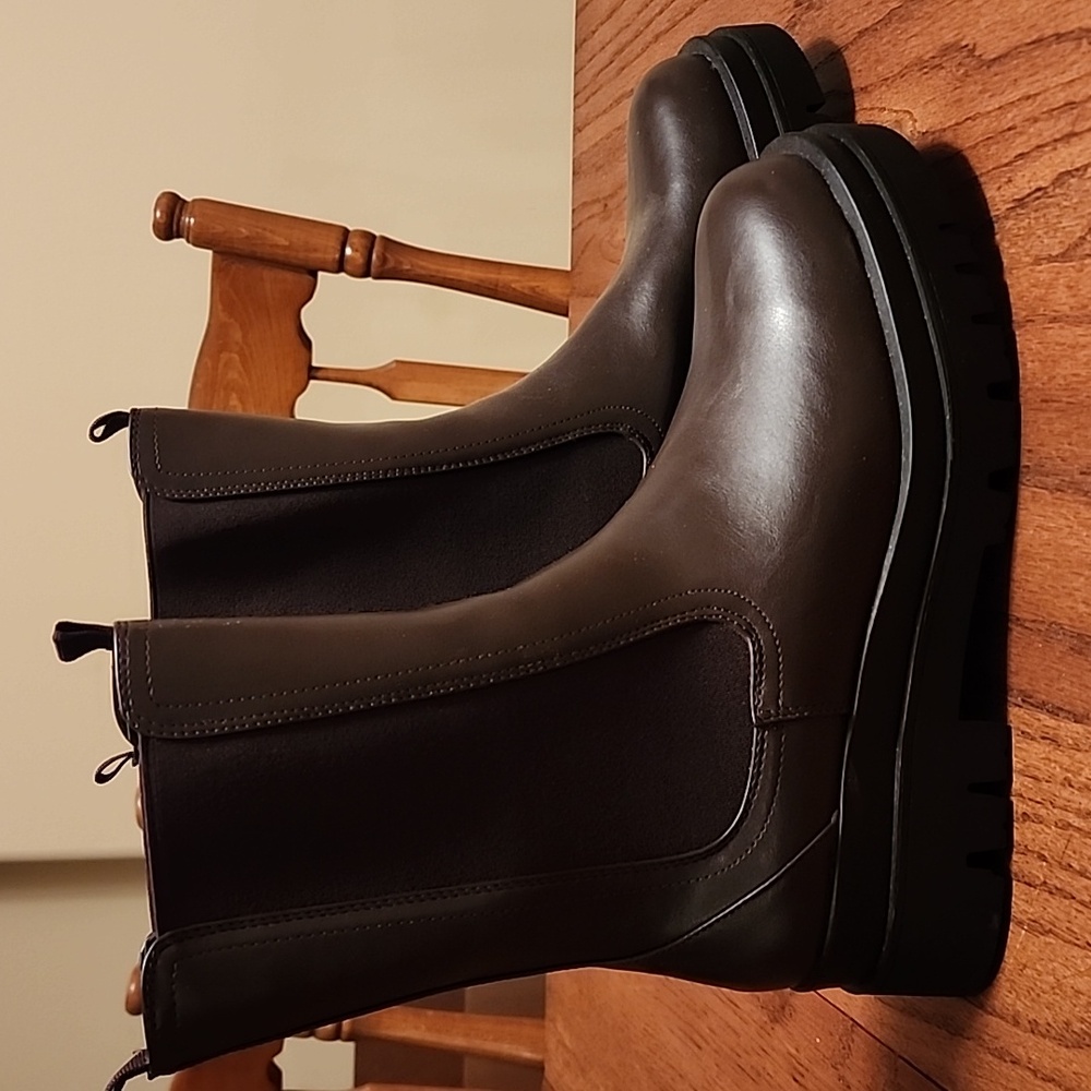 Shoedazzle Dark Brown Platform Boots